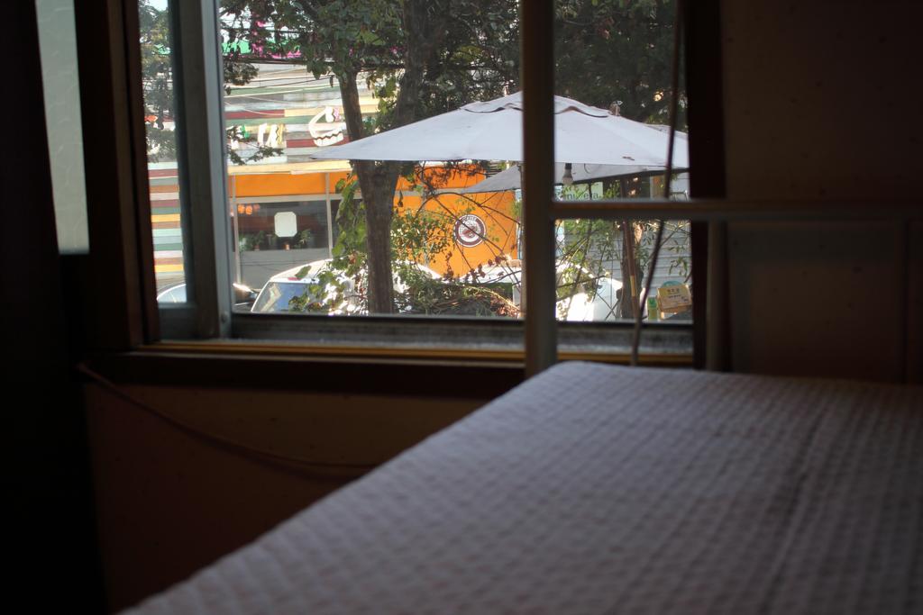 Hongdae Orange Hostel